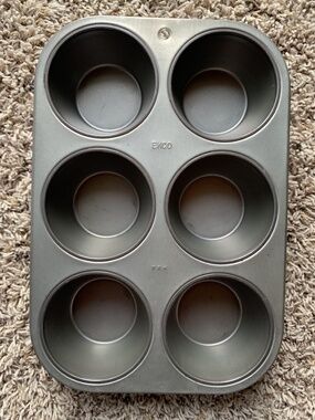 Ekco Jumbo muffin tin